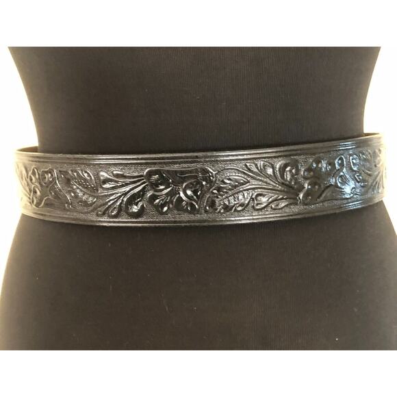 CACHE Black Embossed Leather 3" METAL HEART Rhinestones Flag Buckle Belt NWT New - Picture 8 of 10